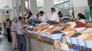 Хариду фурӯш дар бозорҳо дар Тоҷикистон