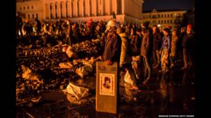 Муътаризони мухолифи давлат майдони Истиқлолро "муҳофизат" мекунанд