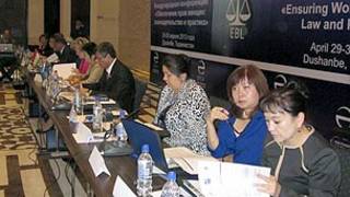 Ҳамоиши занон дар Душанбе 