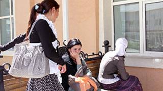 Духтарони шогирди мактаб