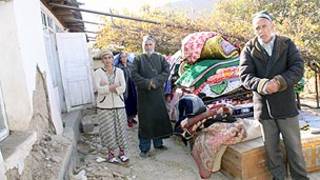 Сокинони хисоротдида аз зилзила