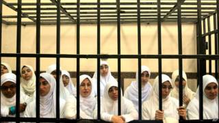 Маҳкумияти духтарон ва занони ҷавони исломгаро дар Миср