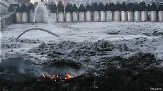 муътаризон ва пулис дар Укройн