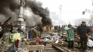 муътаризон дар майдони Истиқлоли Укройн