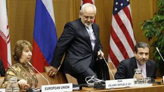 Котрин Аштун, Муҳаммадҷаводи Зариф ва Аббоси Ароқчӣ