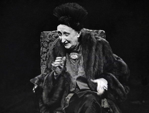 Dame Edith Sitwell was interviewed on her life, her ideals and ambitions by John Freeman on Face to Face on 6th May 1959.