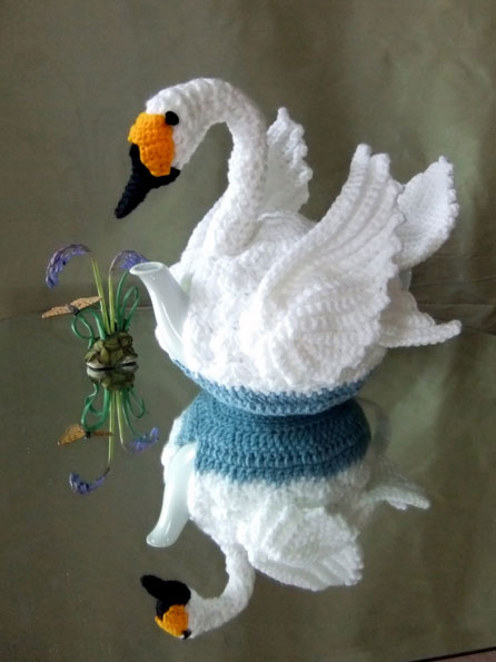 Swan tea cosy by Lynne Hardman