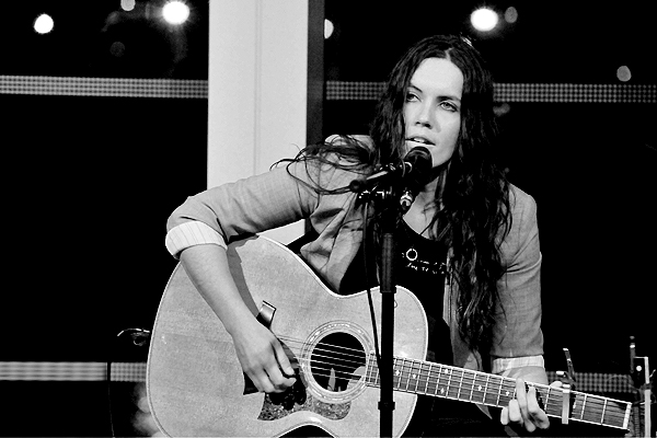 Lisa MacIsaac from Madison Voilet