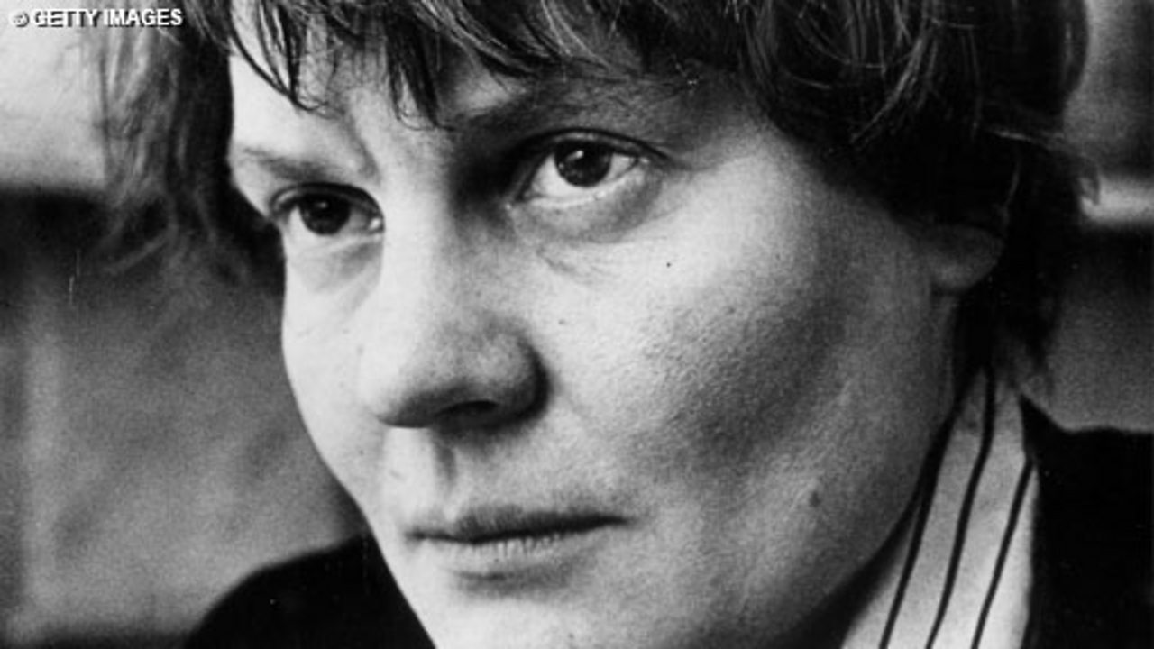 Modern Novelists - Iris Murdoch