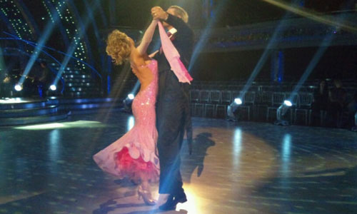 Robbie and Ola in their romantic routine.
