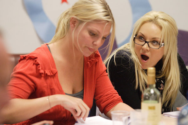 Sam Womack (Ronnie) and Rita Simons (Roxy)