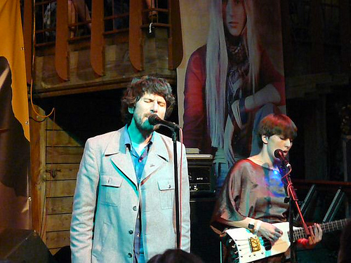 Neon Neon feat Cate Le Bon