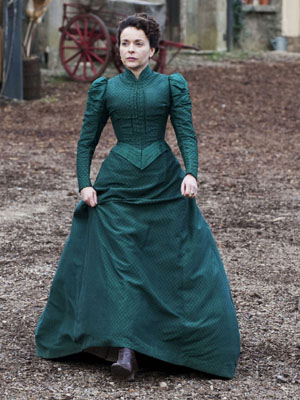 Julia Sawalha as Dorcas Lane