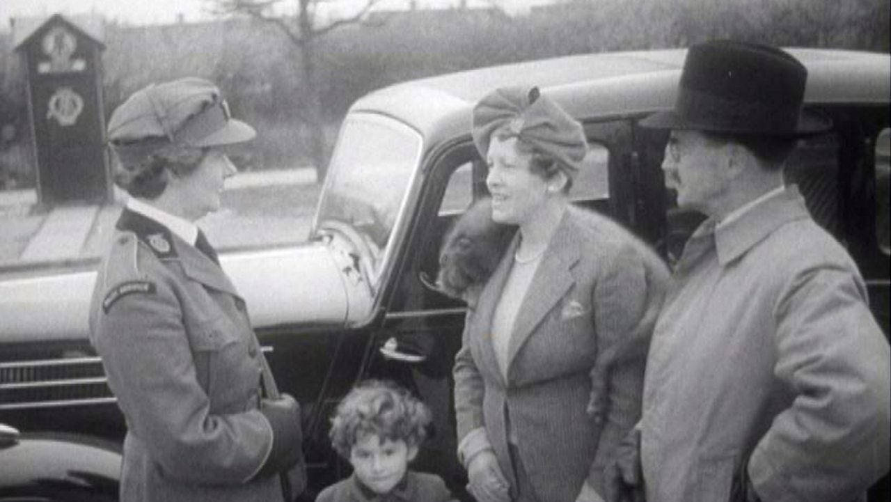 Female drivers join 'pilot' service, 1950