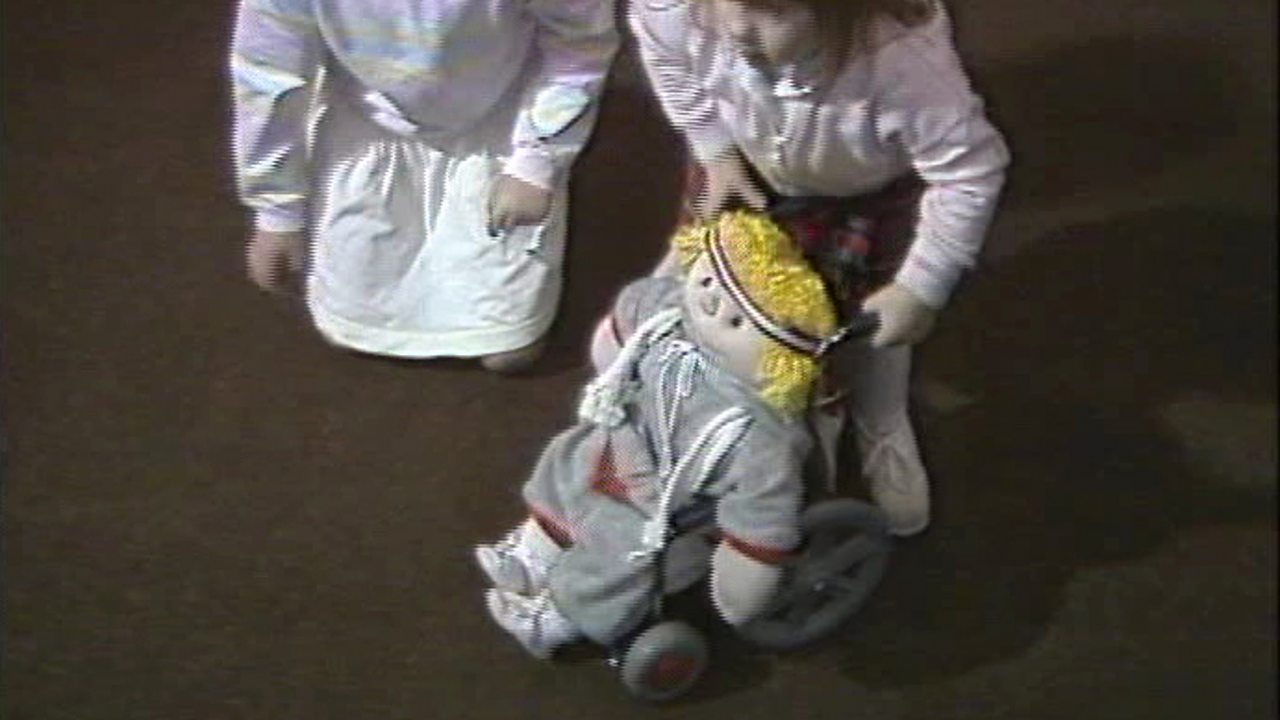 Disabled dolls, 1987