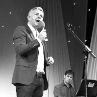 Richard Shelton as Frank Sinatra