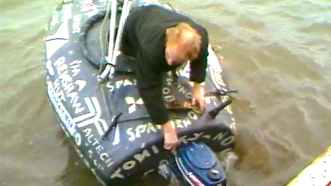 Barrel boat man world voyage, 1984