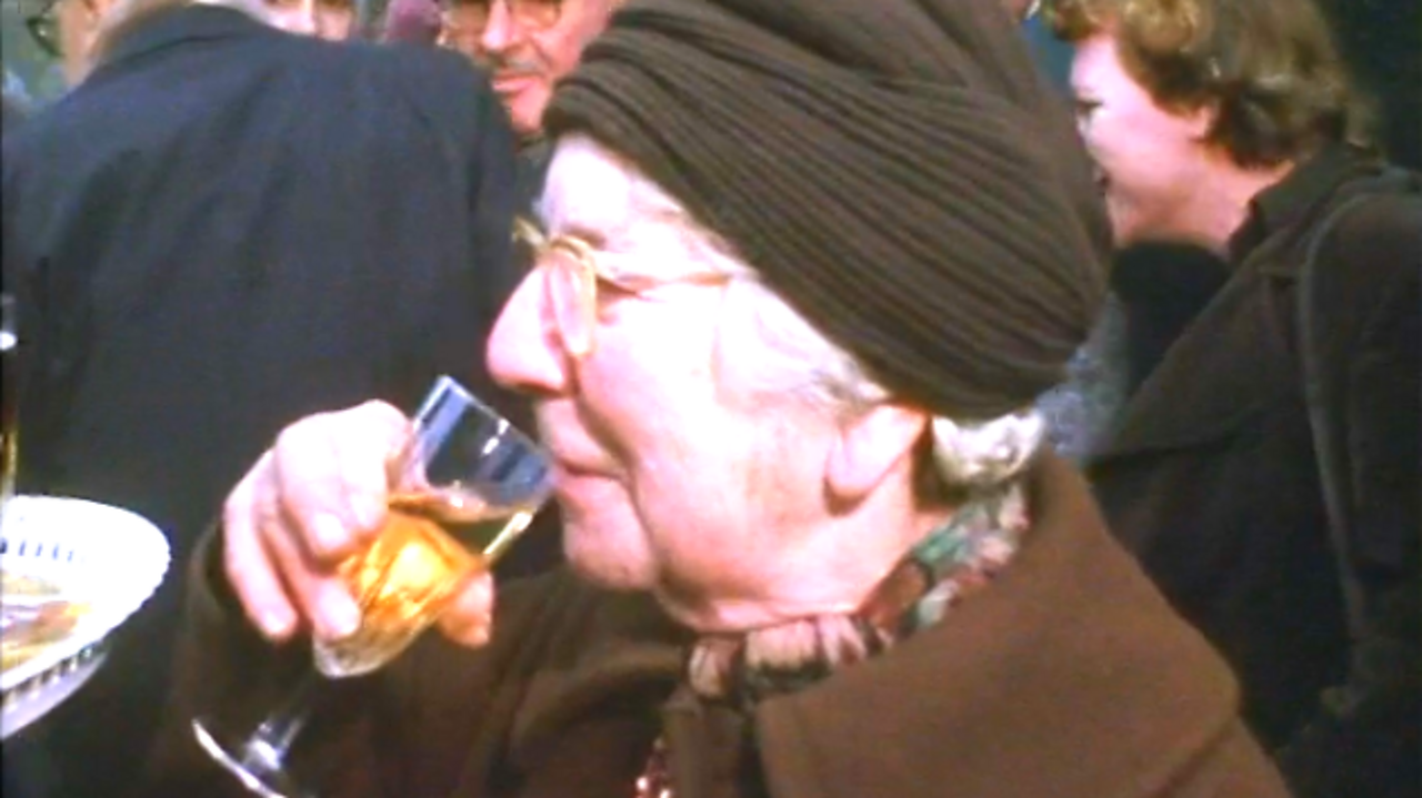 That's Life: Champagne lady, 1976