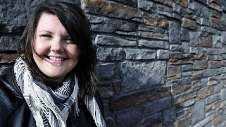 Nia Medi - cyflwynydd @ebion