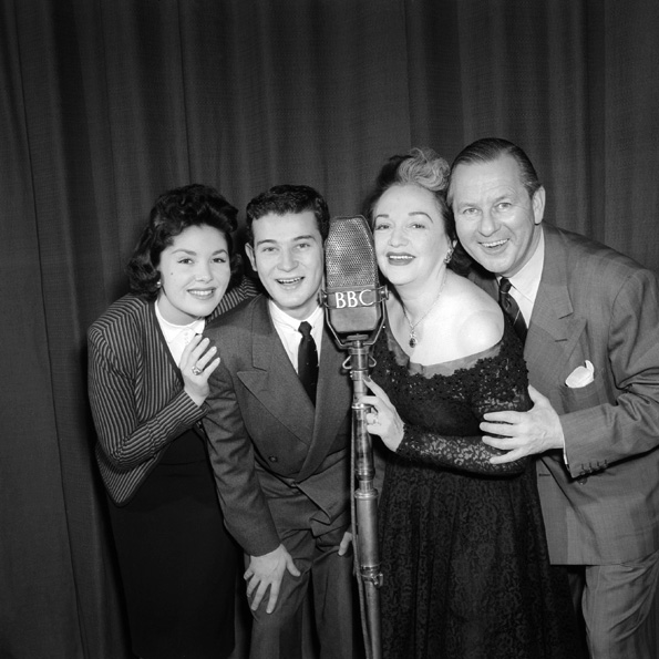 The Lyon Family : Barbara, Richard, Bebe Daniels and Ben Lyon
