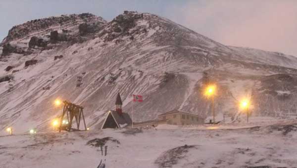 Picture of the church in Longyearbyen