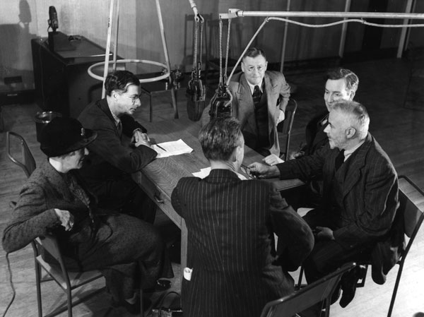 Margery Fry, Julian Huxley, Commander Campbell, Robert Graves, CEM Joad and WDH McCullough.
