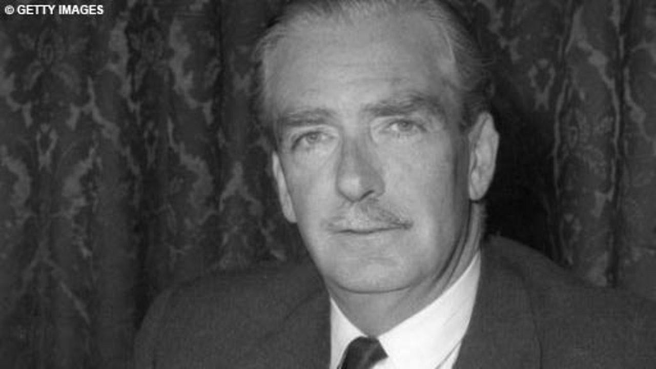 Wartime friendship, 1974