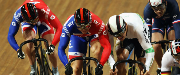 Sir Chris Hoy battles with Scott Sunderland of Australia