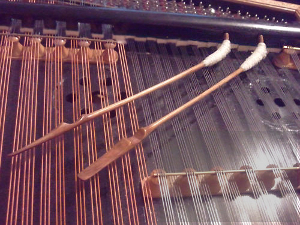 Picture of a cimbalom and mallets