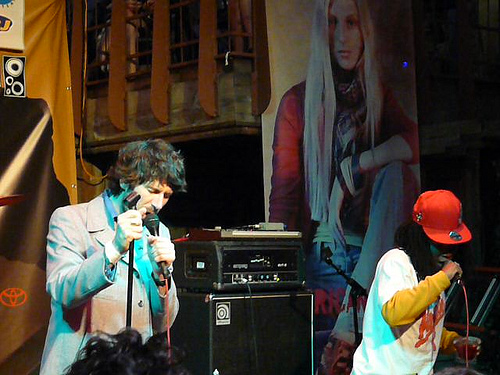 Neon Neon Feat Yo Majesty @ Cedar St Courtyard