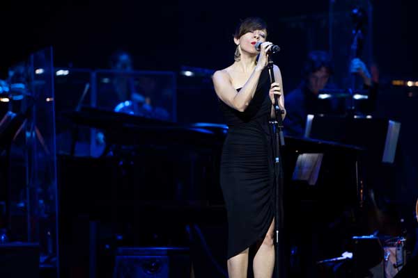 Gretchen Parlato. Photo xopyright © 2010 Emile Holba. 