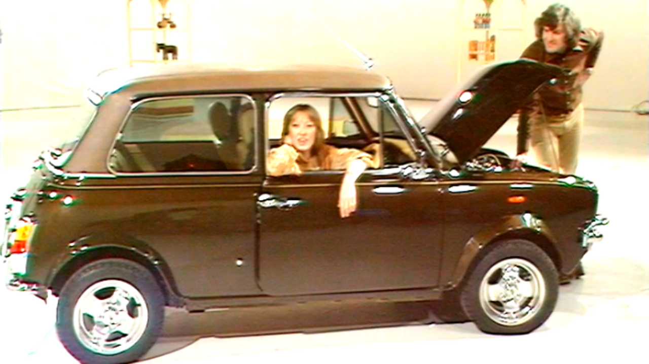 Luxurious Mini, 1975