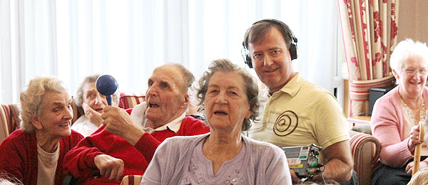 Recording a concert with a group of people with dementia at a care home
