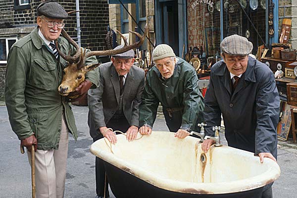 Brian Wilde as Walter Foggy Dewhurst, Robert Fyfe as Howard, Bill Owen as Compo, Peter Sallis as Norman Clegg